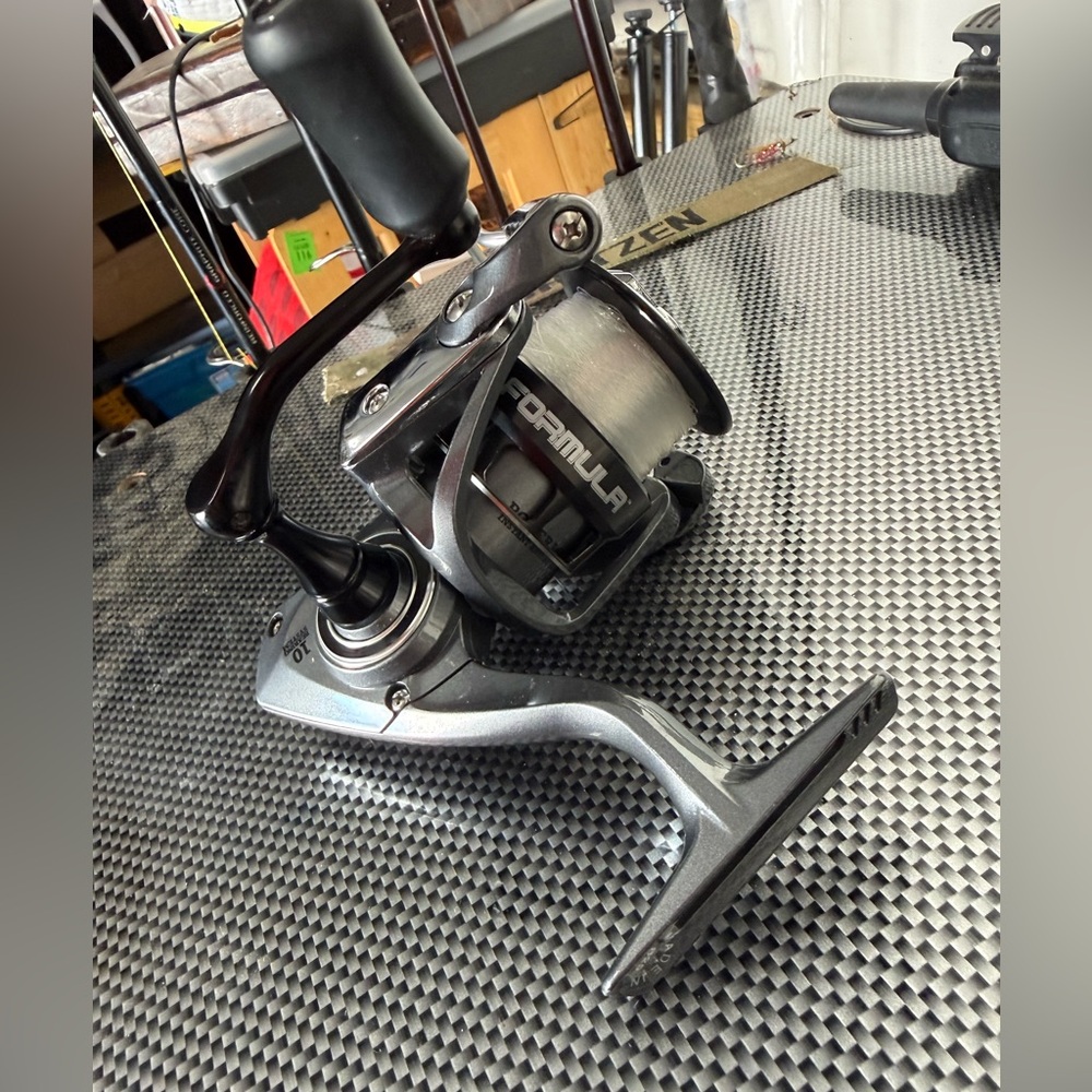 2 bass pro Fishing Reels